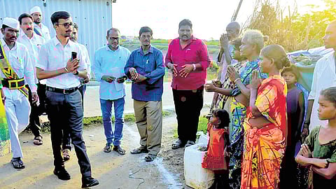 Bapatla Collector inspects flood relief centres 