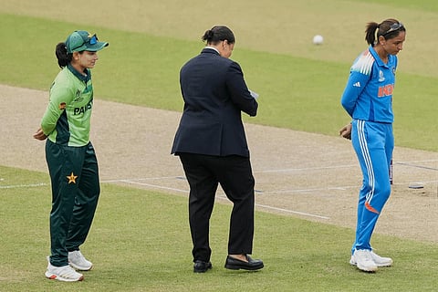Play has resumed in Colombo after a 15-minute delay in the blockbuster Women's World Cup 2025 clash between India and Pakistan. The game had been halted twice due to an increase in flies and bugs at the stadium