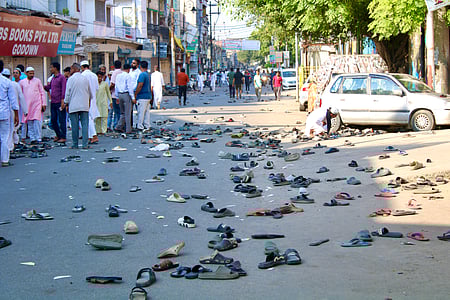 Police personnel patrol a sensitive area during Friday prayers, a week after the Bareilly violence. 