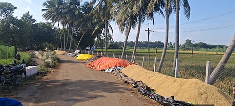 Fearing losses from the intermittent rains, farmers have urged the government to expedite the procurement process. 