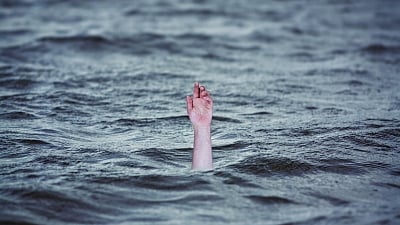 The deceased has been identified as Pruthvik (17), a resident of Kaveripura in Kamakshipalya and a first-year Pre-University (PU) commerce student at a private college in Rajajinagar.