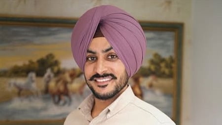 Acclaimed Punjabi singer Jawanda passes away at 35.