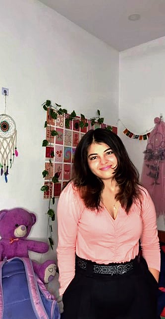 Devanshi Joshi has turned solitude into strength. After moving from Gujarat to Hyderabad at 16, loneliness once felt like a burden—new city, new language, no lasting friendships. But over time, living alone taught her clarity and independence. What once isolated her now anchors her. She stays alone, not out of withdrawal but choice.