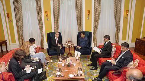 British PM Keir Starmer with Industry Minister Piyush Goyal in Mumbai.