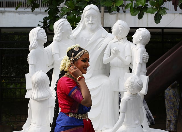 Gowrinandana K S, Sree Narayana 
Public School, Poothotta