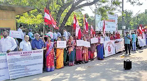 Residents of Rourkela stage a protest demanding separate district status 