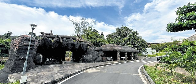 The walkway of the Puthur Zoo in Thrissur 