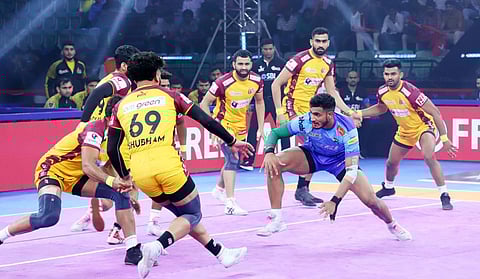 Action from the Bengal Warriorz vs Telegu Titans match