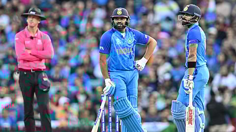 Rohit Sharma (L) and Virat Kohli.