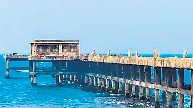 Covering around 2.04 acres, the site includes the 214-metre-long Valiyathura pier with a 29-metre T-head, four warehouses, a two-storey port office building and a three-storey residential quarters block. 