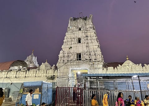 Sri Rajarajeshwara Swamy Temple in Vemulawada