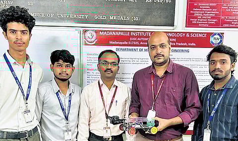 MITS Engineering College Students and faculty. 