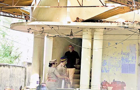 The SIT inspecting the family house of Unnikrishnan Potti, the prime accused in the case, at Karette in Thiruvananthapuram on Saturday 