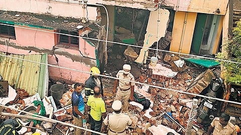 Firefighters and policemen undertake rescue
operations at the blast site in Pattabiram in Chennai on Sunday afternoon 