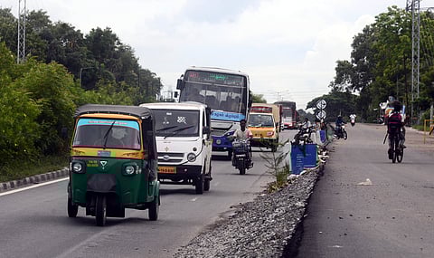 NHAI had been building vehicular underpasses at Padalam and PuKkathathurai on GST road to eliminate the vehicular pile up in the 14 km Maduranthagam - Pukkathurai section.