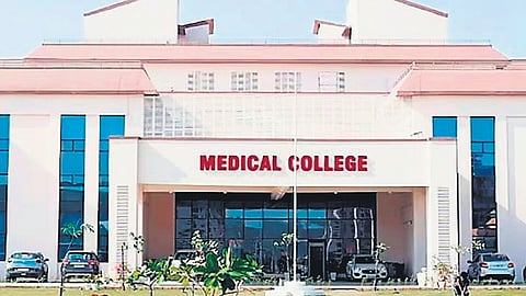 Kerala medical college doctors boycott OP duties over poor service conditions