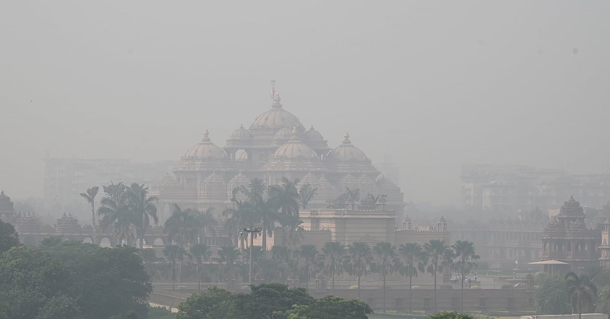 Delhi: Purifiers for ministers, pollution for all