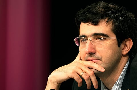 Russia's Vladimir Kramnik meets the media during a news conference after the 10th game of the Chess World Championship in the Art and Exhibition Hall of the Federal Republic of Germany in Bonn, western Germany, Oct 27, 2008.