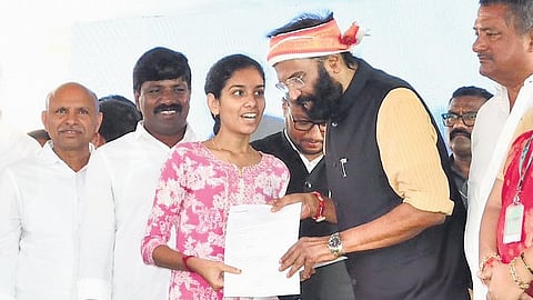 Telangana's Huzurnagar job fair sees 40,000 apply with 275 firms