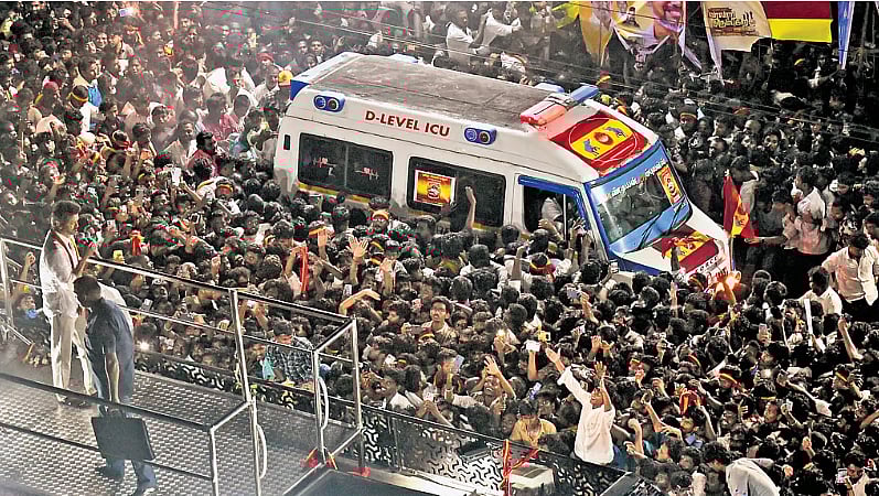 Madras HC grants 10 days' time to TN for framing SOP to regulate road  shows, meetings of political parties