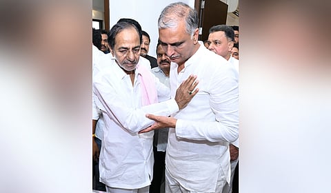 BRS President K Chandrashekhar Rao arrives at the residence of former Minister T Harish Rao to pay tributes to his father, who passed away earlier in the day, in Hyderabad