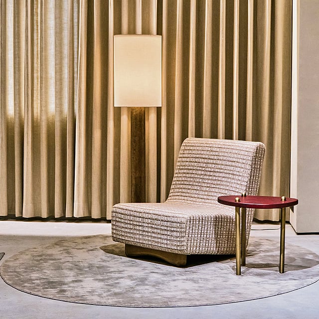 Lighting: Embrace warm ambient lighting—diffused lamps, diyas, or pendant lights in natural finishes