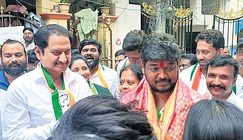 Actor Suman campaigns for Congress Jubilee Hills byelection candidate Naveen Yadav at Krishna Nagar in Hyderabad on Sunday