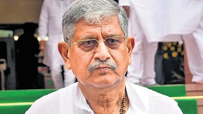 FIR lodged against Lalan over ‘some 
leaders’ remark