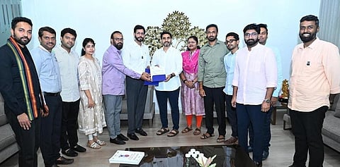 The delegation invited him to deliver the keynote address at Yi’s national conference in Delhi on December 19-20.