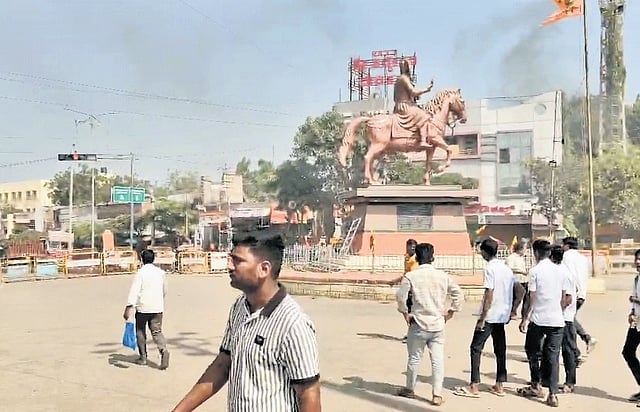 A bandh was observed in Indi town of Vijayapura district in support of the 
demands of sugarcane farmers, on Friday | Express
