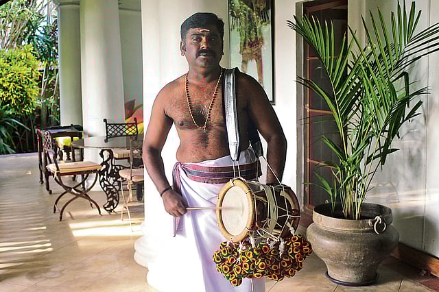 a performer at the royal mansion