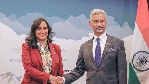Jaishankar meets Canadian counterpart Anita Anand at G7, signalling renewed efforts to strengthen India–Canada ties.