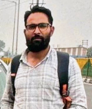 Dr Umar Mohammad (also cited as “Umar Nabi” or “Dr Umar Un Nabi”): A doctor from Pulwama, reportedly driving the Hyundai i20 car that exploded near the Red Fort. His mother and brothers have been detained for DNA and questioning
