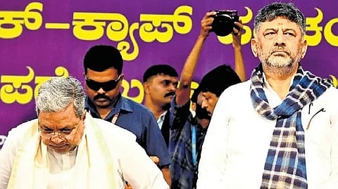 Karnataka CM Siddaramaiah (L) along with state Deputy CM DK Shivakumar.