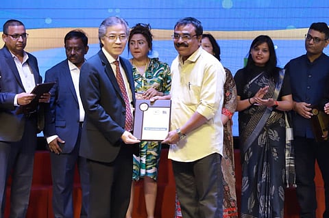 Prof Srinivasulu Reddy receives an international literature award in Vietnam.