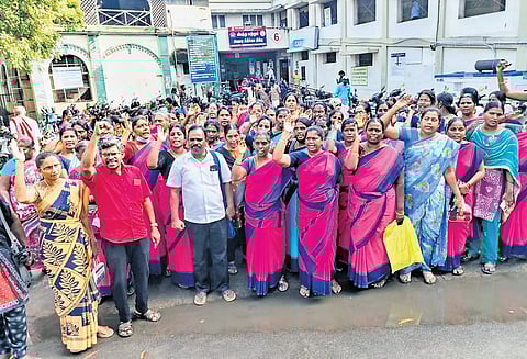 Following the incident, the members of anganwadi workers’ union staged a protest in front of the GH demanding action against corporation officials involved.