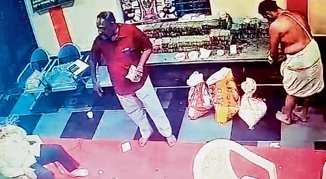 Gali Anjaneya Swamy Temple: Viral CCTV footage showing alleged money-pocketing during donation counting prompted official inquiry; the Karnataka government declared the temple a “notified institution” and took control citing mismanagement and alleged corruption
