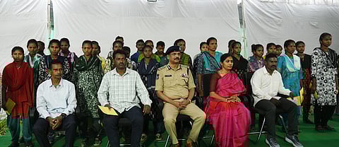 37 Underground maoists including two Telangana state committee members and a South Bastar DVC Secretary surrendered before the Telangana DGP.