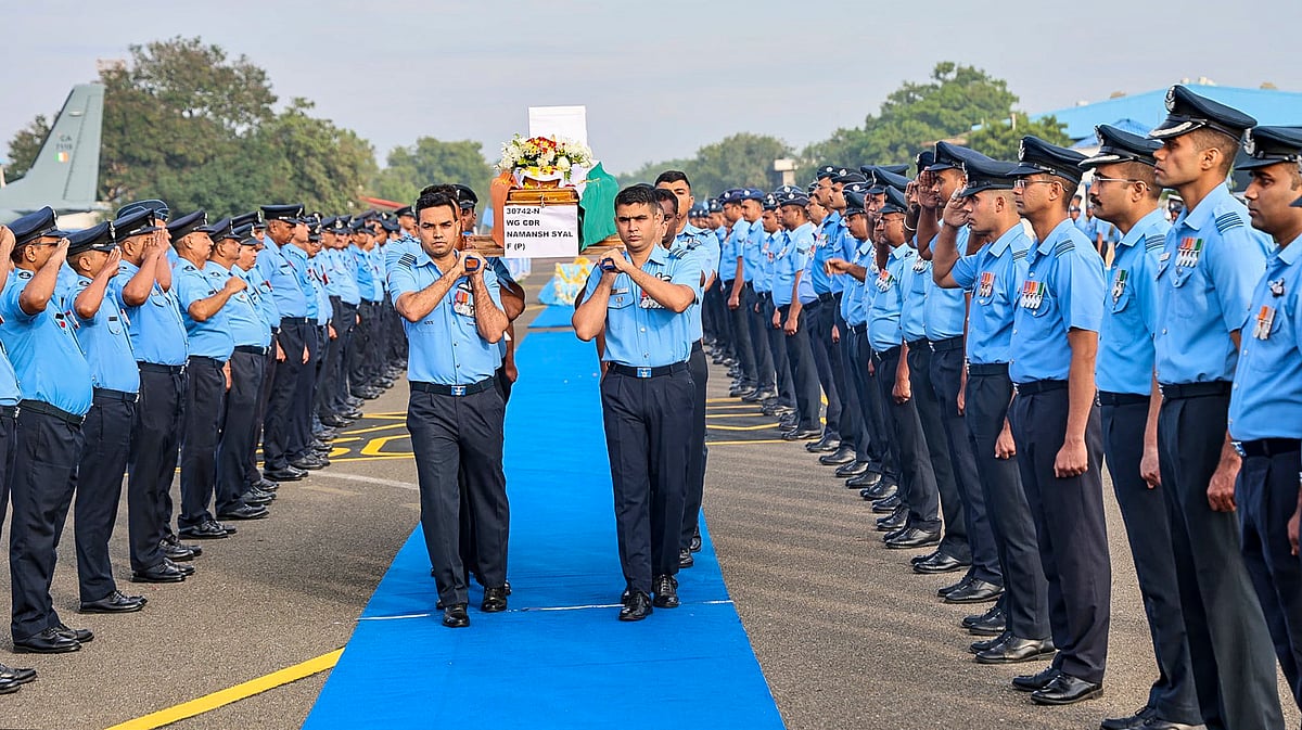Tejas pilot Wing Commander Namansh Syal cremated with full military honours