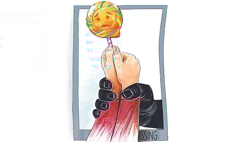 Using CCTV footage and informer networks, police traced the child and handed her over safely to her parents.