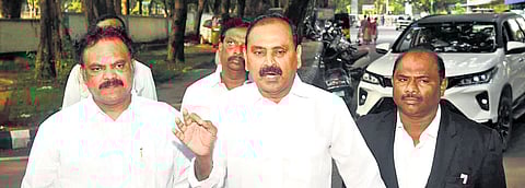 CID questions ex-TTD chief Bhumana Karunakar Reddy in Srivari Parakamani land theft case