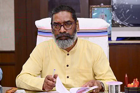 The High Court then stayed the lower court’s direction requiring the Chief Minister to appear, a stay that has now been vacated.