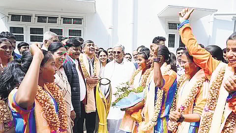 Chief Minister Siddaramaiah with members of the Indian blind women’s cricket team after felicitating them on Tuesday 