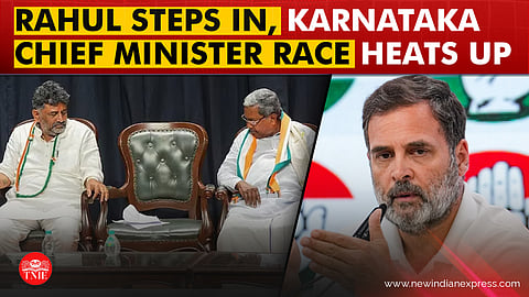 Karnataka Chief Minister Siddaramaiah (L) in conversation with his deputy and state Congress chief DK Shivakumar.