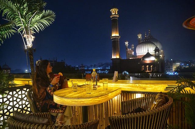 Gumabd cafe with a view of Jama Masjid
