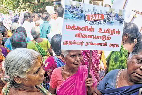 People staged a protest on Thursday demanding a CBI inquiry 