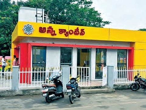 Anna Canteens are a vital welfare mechanism supporting urban workers, students, the elderly and vulnerable communities.