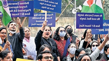 RWA members of B-1 block, Vasant Kunj, during a protest at Jantar Mantar on Sunday.