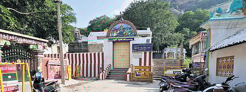 Pathway leading to the Sikandar Badusha Dargah, near the ancient stone pillar atop the hill.