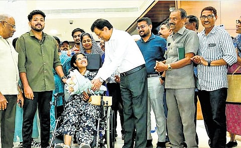 Avani leaves hospital with her husband Sharon